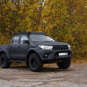 Мини бампер STC Toyota Hilux 2015-2020 с площадкой для лебедки и дополнительным дальним светом