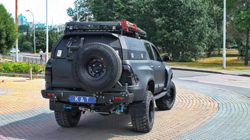 Кунг экспедиционный трехдверный IV поколения - Toyota Hilux.